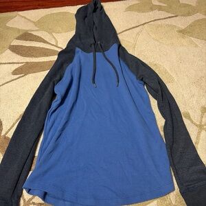 American Eagle Men’s XS Super Soft Graphic Pullover Hoodie